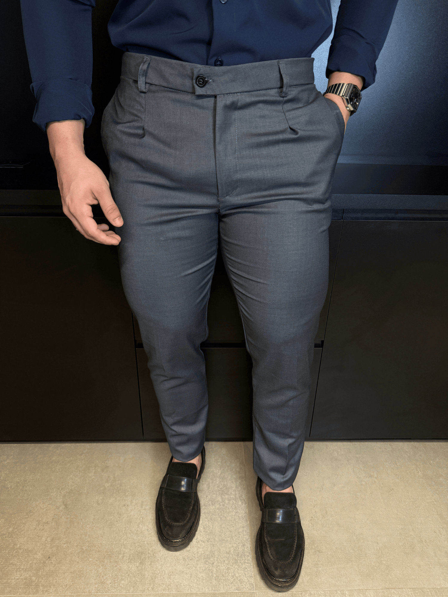 CALÇA ALFAIATARIA BOTÃO LATERAL CINZA