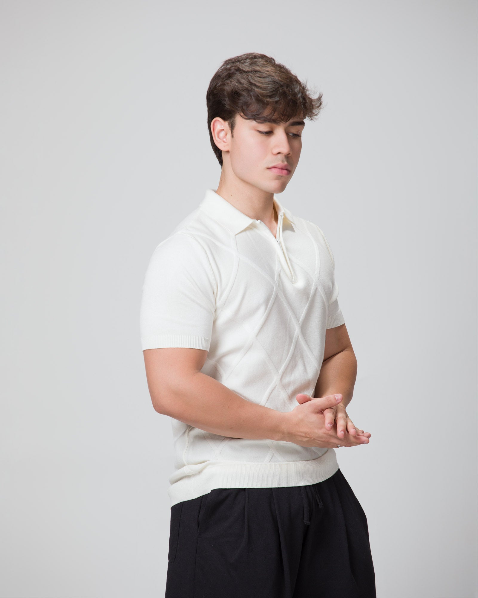 POLO TRICOT TEXTURIZADA OFF WHITE