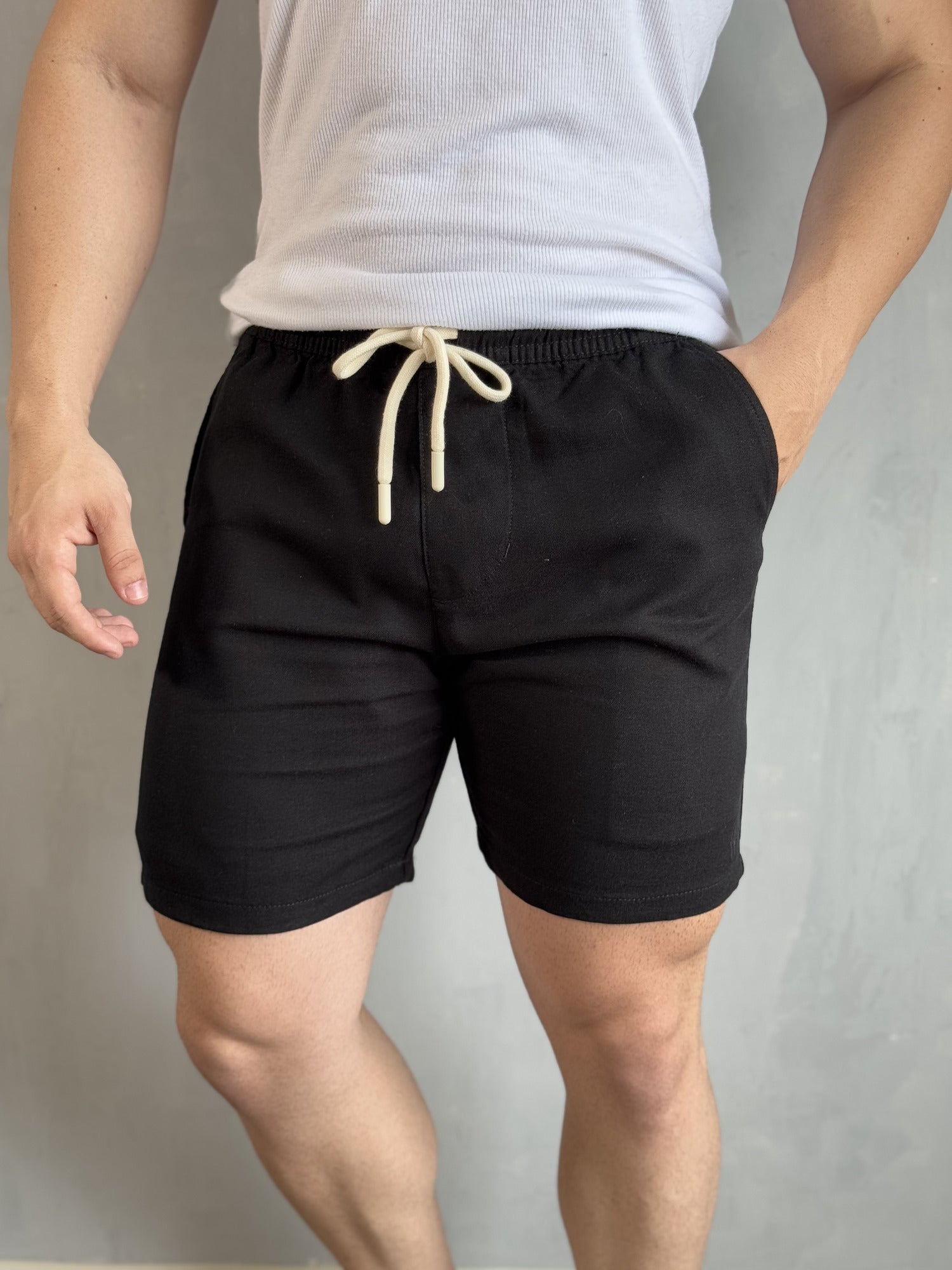 SHORT LINHO PRETO